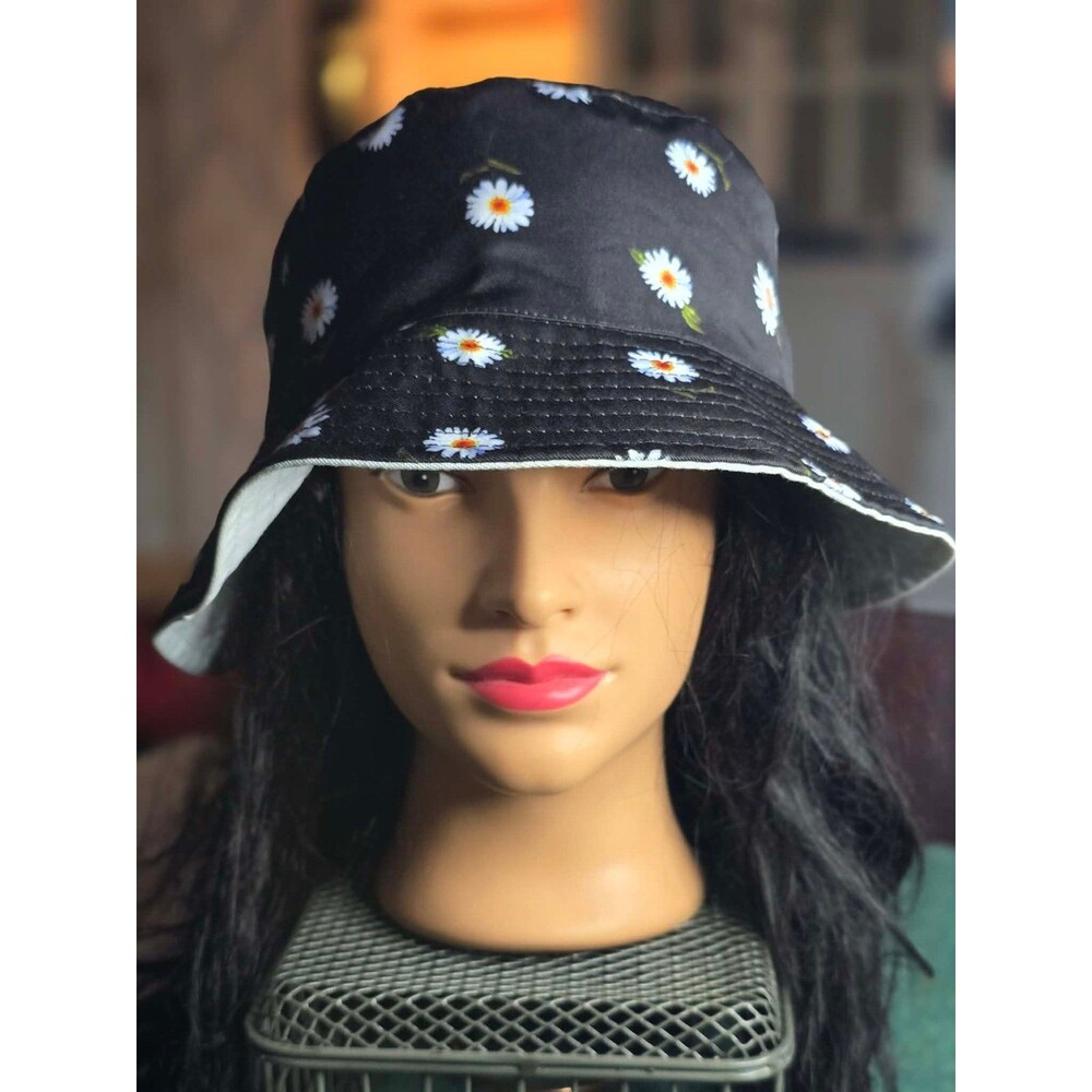 Alice and Olivia reversible bucket hat